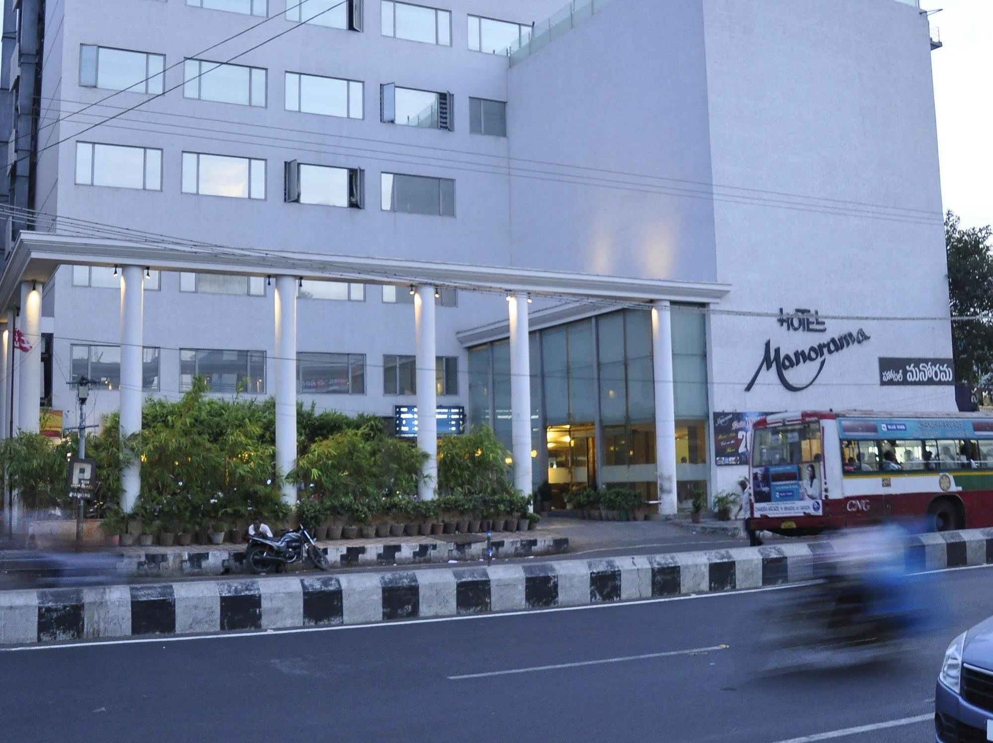 Hotel Manorama Vijayawāda Exteriér fotografie