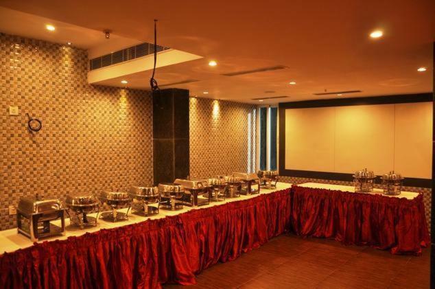 Hotel Manorama Vijayawāda Exteriér fotografie